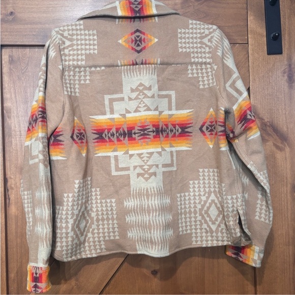 Pendleton Women's Tan Patterned shirt - Picture 5 of 5
